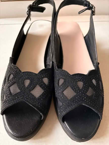 Photo of free Heeled sandals (Sengkang) #1