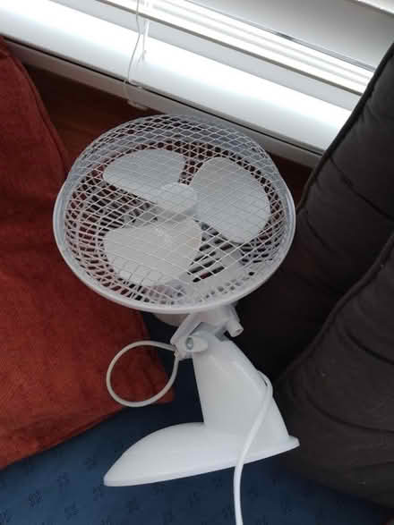 Photo of free Desk fan (Tooting SW17) #1