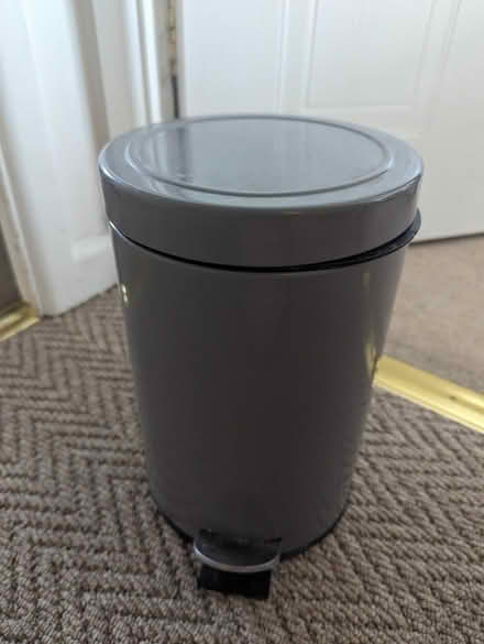 Photo of free Grey bathroom pedal bin (Cogges OX28) #1