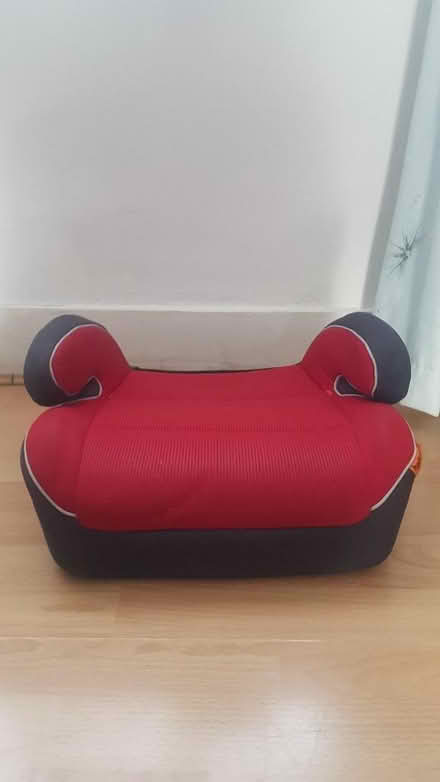 Photo of free Car seat booster (Winchmore Hill N21) #1