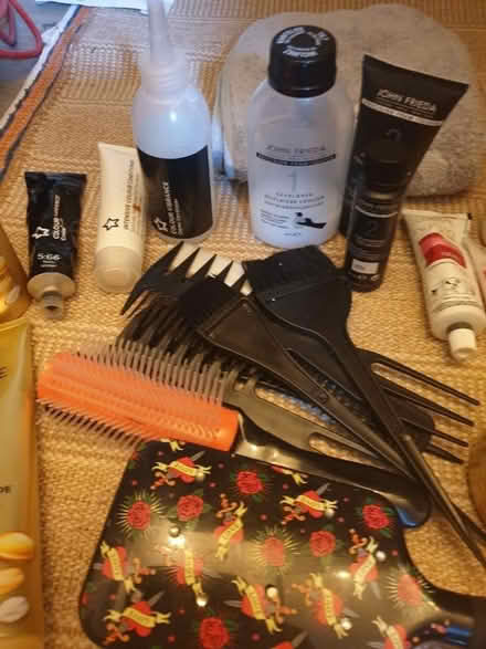 Photo of free Ladies shampoo/conditioner etc π (Harlesden) #2