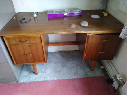 Photo of free Desk (Upton CH49) #1