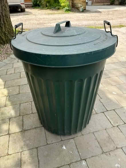 Photo of free Large green outdoor bin (Kingfield, Woking) #1