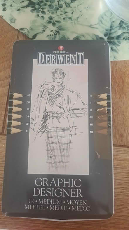 Photo of free Artists pencil set (Cardonald) #1