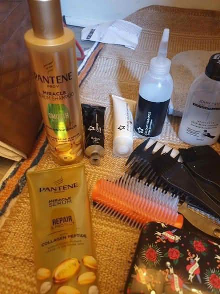 Photo of free Ladies shampoo/conditioner etc π (Harlesden) #3