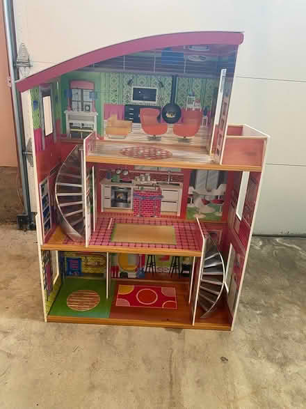 Photo of free Doll house (Warren, NJ) #1