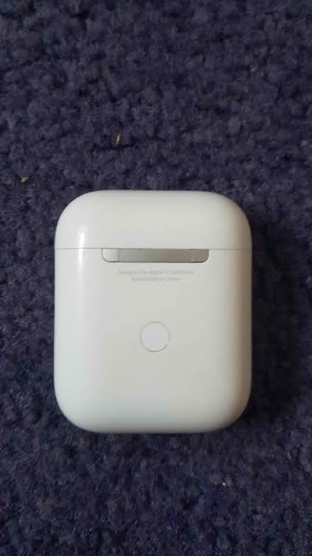 Photo of free Apple earbuds charging case (EH12) #2