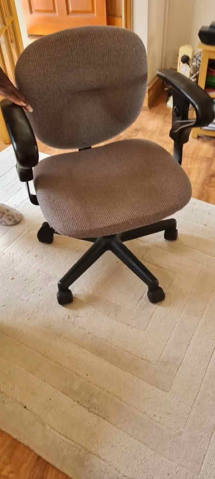 Photo of free Computer Chair (Harold Hill RM3) #2