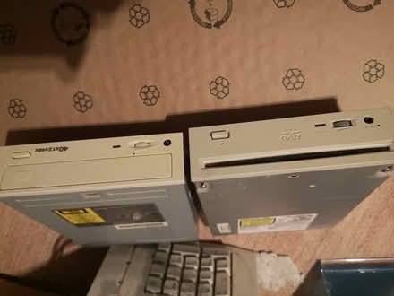 Photo of free ON HOLD computR cd &dvd-rom readers (greenbank&huntclub) #1