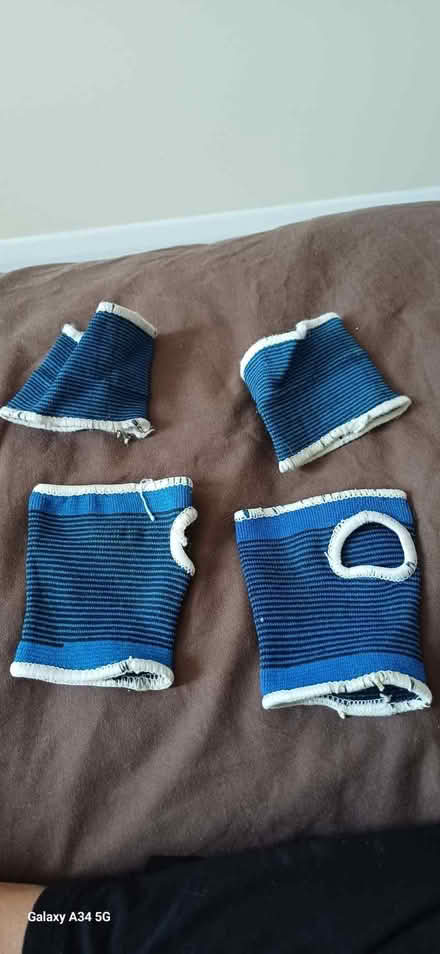 Photo of free Weight lifting gloves (Bromley-by-Bow E3) #1