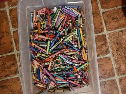 Photo of free Crayons (Robbinsdale) #1