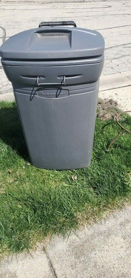 Photo of free Curb alert 55 gallon trash cans (Woodridge downers grove) #2