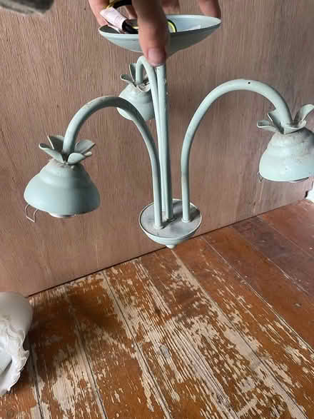 Photo of free Light fitting - ceiling (Cowdenbeath KY4 9) #1