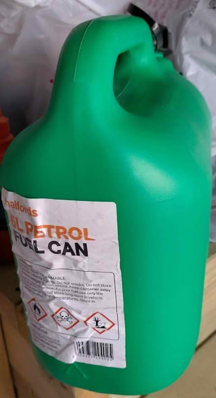 Photo of free Fuel can with added flexi funnel (Berryfields HP18) #1