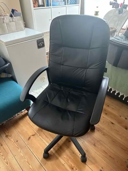 Photo of free Office chair (South Norwood) #1