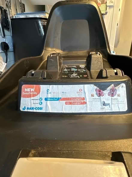 Photo of free Maxi-cosi seat base (2-way family) (Top Amersham HP6) #1