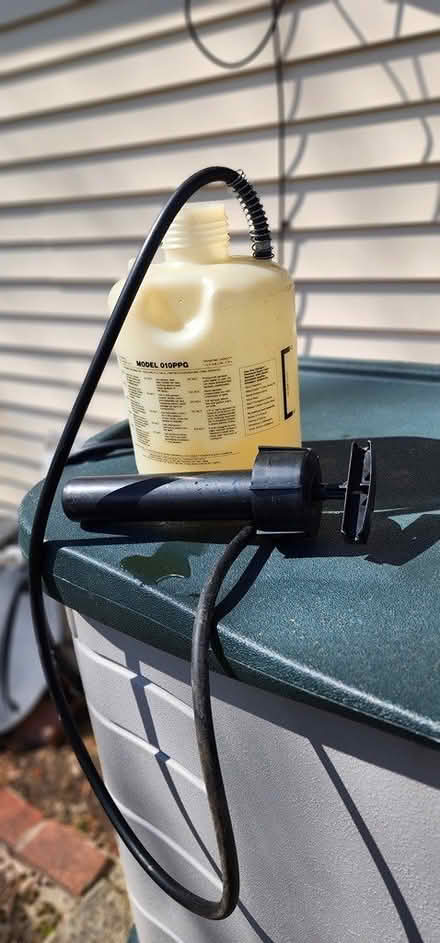 Photo of free Hand pump sprayer 1 gallon (Peabody) #1