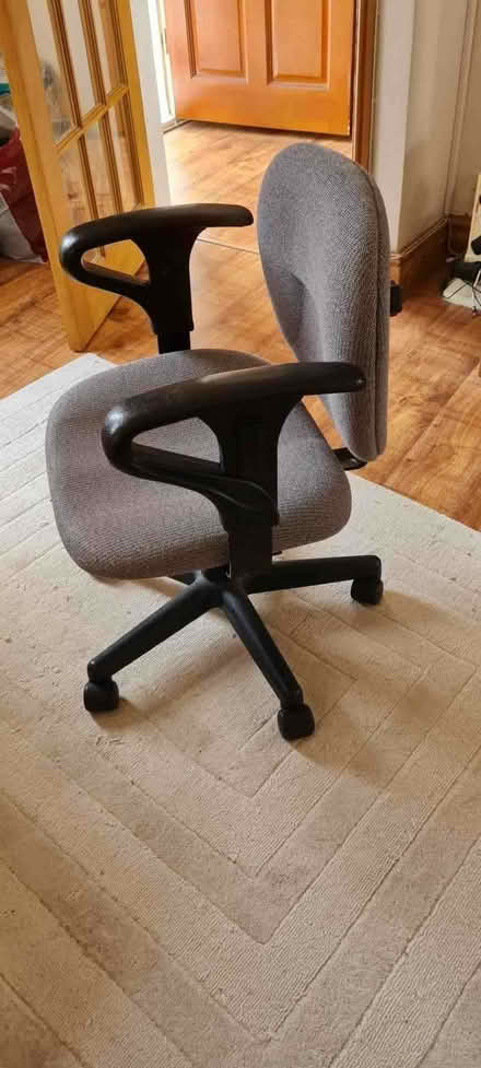 Photo of free Computer Chair (Harold Hill RM3) #1