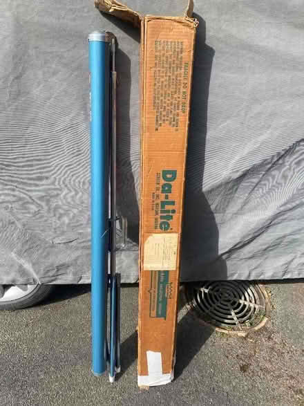 Photo of free Projection screen (Chineham RG24) #2