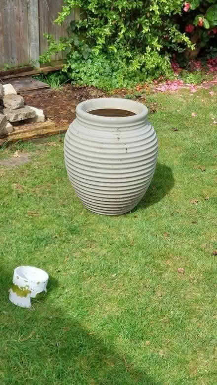 Photo of free Garden pot (GU22) #1