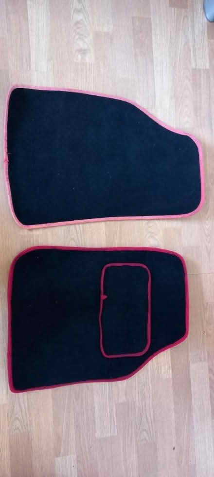 Photo of free 2 x Car mats (SN25 Abbey meads) #1