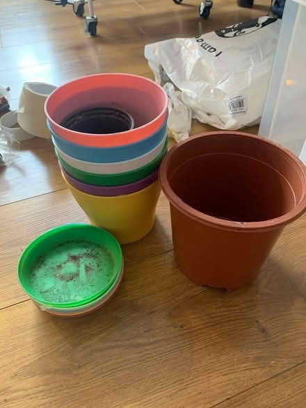 Photo of free Plant pots (Holloway Road N7) #1