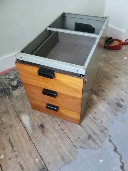 Photo of free office desk, metal frame and drawers (Jericho OX1) #1