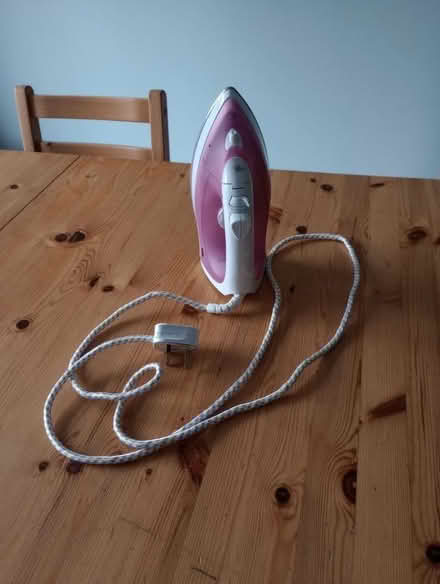 Photo of free Lightweight steam iron (Ware SG12) #1