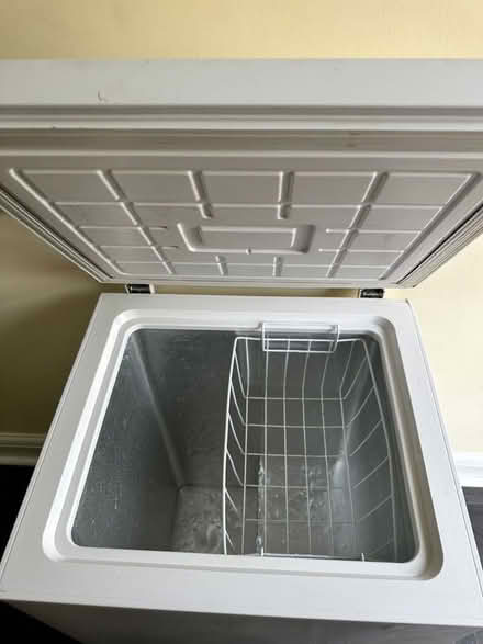Photo of free White Chest Freezer - Currys (Charlton SE18) #3
