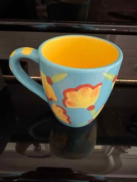 Photo of free Cups, sandwich maker, computer bag (Ladera) #2