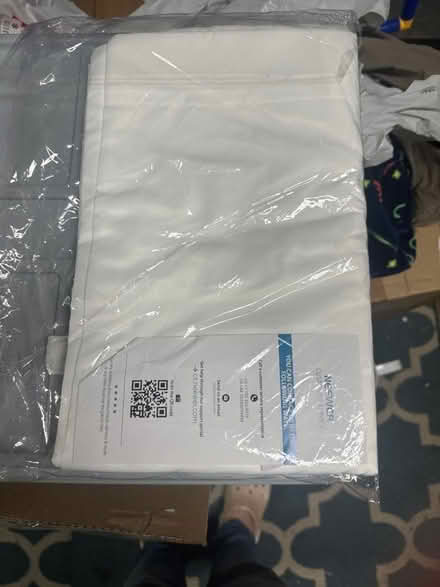 Photo of free Neewer 6x9ft cloth white photo back (newark) #2