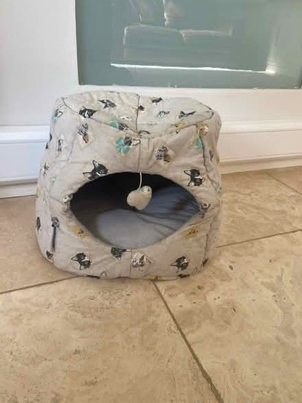 Photo of free Cat bed (Dun Laoghaire) #1