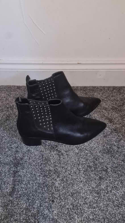 Photo of free Shoes (G15) #3