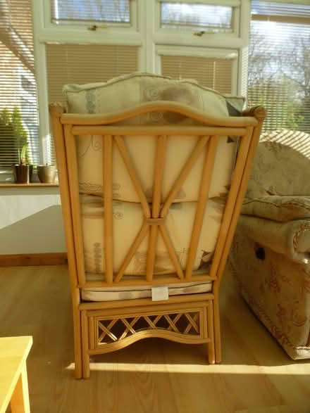 Photo of free Wicker suite, 2 chairs, 2-seater settee (Eye) #4