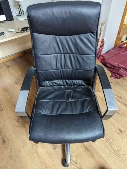 Photo of free leather desk chair (Ormskirk L39) #1