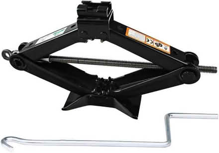Photo of old scissor jack (Stotfold SG5) #1