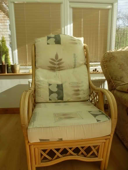 Photo of free Wicker suite, 2 chairs, 2-seater settee (Eye) #2
