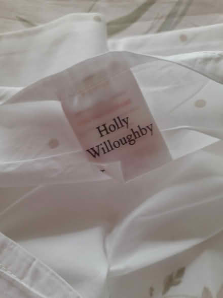 Photo of free Holly Willoby Kingsize Quilt and pillowcases (Hollins BL9) #2