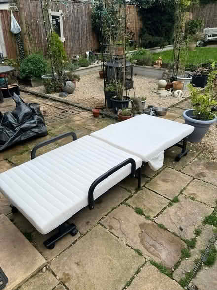 Photo of free Single ‘put me up’ bed (Cheltenham GL52) #1