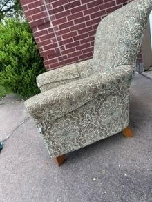 Photo of free living room chair (Harris Branch (near Manor)) #2