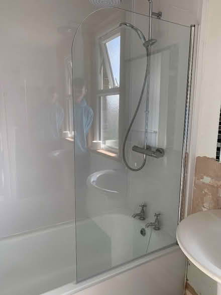 Photo of free Shower screen. As new. (CT10) #1