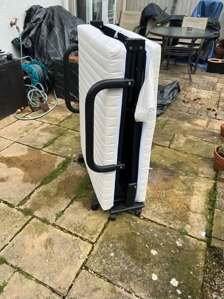 Photo of free Single ‘put me up’ bed (Cheltenham GL52) #3