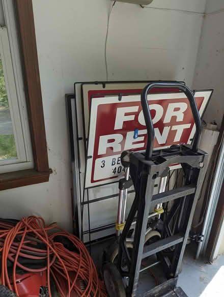 Photo of free 2 For Rent signs (Sandy Springs) #1