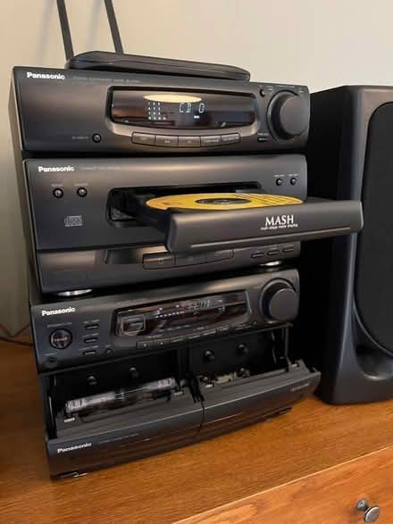 Photo of free Panasonic music system with speakers (Crosspool S10) #4