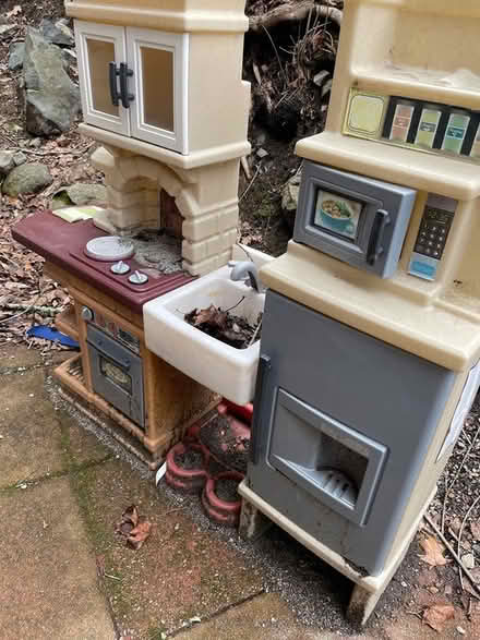 Photo of free Play kitchen for outdoors/sand (Arlington Heights) #1