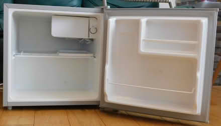 Photo of free Small fridge (really small) (Caversham RG4) #2