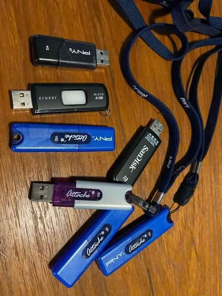 Photo of free USB Drives (1G, 4G) (Kensington / Aspen Hill) #1
