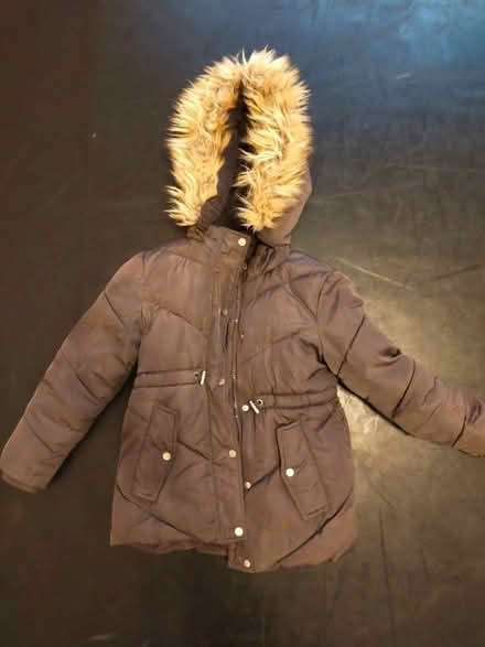 Photo of free Children's 6-7 yr coat - broken zip (De Parys MK40) #1