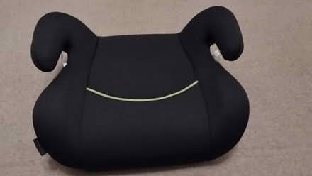 Photo of free Child car booster seat (Iffley Road OX4) #1