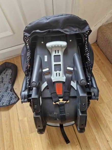 Photo of free Baby car seat & carrier (Lache CH4) #2